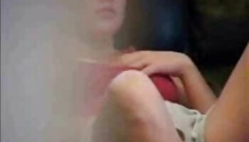 Ébano fofinho Monica Rae devota sua boca porno brasileiro videos caseiros e buceta a um pau branco