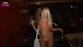 Linda morena vídeo pornô brasileiro caseiro adolescente fica com o cu cheio
