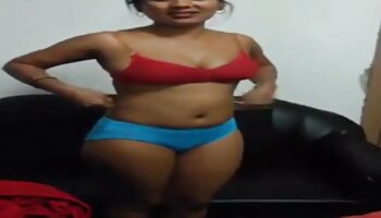 Ebony BBW Daphne Daniels chupa e tit fode um pau preto vídeo de sexo caseiro brasileiro antes de chupá-lo