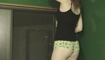 Dona de pornô brasileiro vídeo caseiro casa gordinha brincando com sua bucetinha molhada