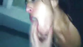 A morena swinger Candi Coxx fode na frente porno gratis brasileiro caseiro do marido