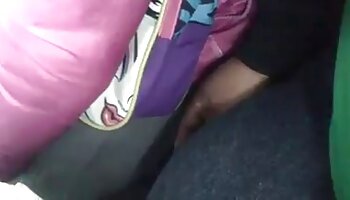 Ebony teen em meias sexy está desfrutando de uma vídeos brasileiro caseiro firme penetração anal por trás